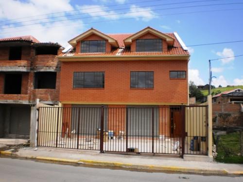 CASA CREDITO INMOBILIARIA... Vende Lujosa Villa Rentera por Estrenarse