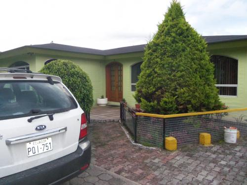 PUEMBO Vendo o arriendo hermosa casa con piscina