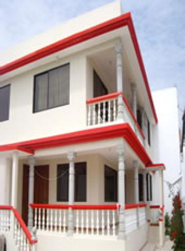 Vendo casa grande en Calderon con amplio patio