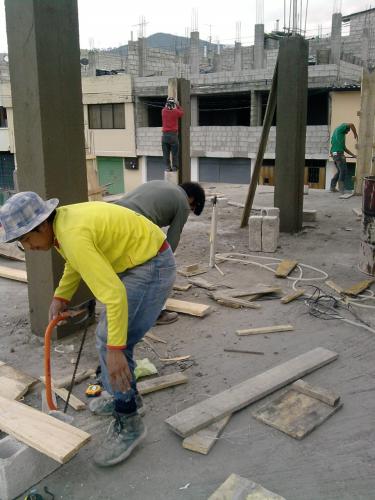 TU CASA, TU ESPACIO ESTA EN TUS MANOS CONSTRUYE CON LOS MEJORES