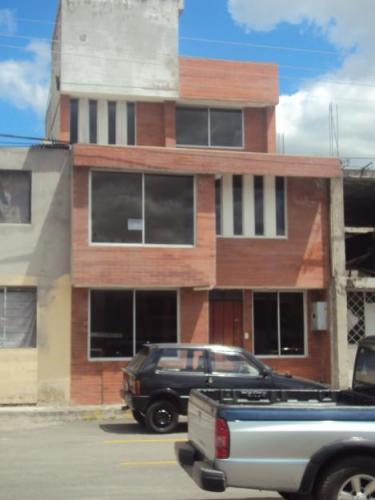 vendo casa al sur de quito sector el beaterio conjunto los girasoles del sur
