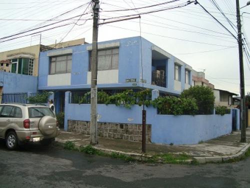 CASA EN VENTA POR AEROPUERTO - QUITO