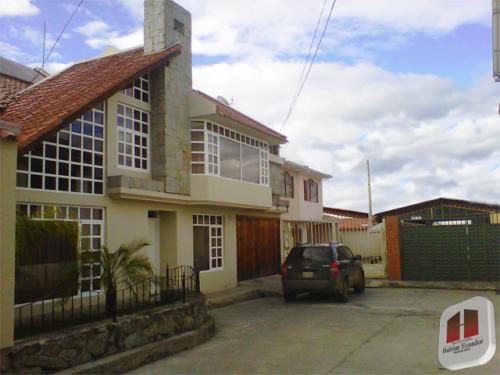 Casa en Cuenca sector Cdla. Simón Bolivar (SCV276)
