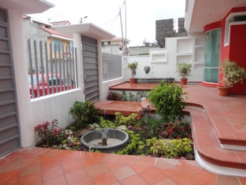 VENDO MODERNA CASA ESTILO MINIMALISTA A ESTRENAR EN EL VALLE DE LOS CHILLOS MUY CERCA AL CENTRO COMERCIAL SAN LUIS