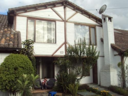 HERMOSA CASA TIPO AMERICANO 