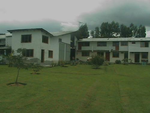 Vendo Casa - Nave Industrial 4.000 m2