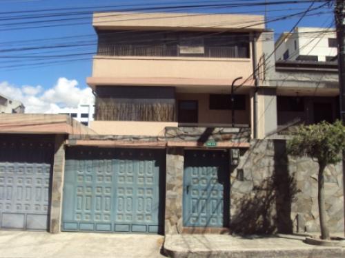 VENDO CASA EN LA 6 DE DICIEMBRE ALMERIA Y ALAMOS 