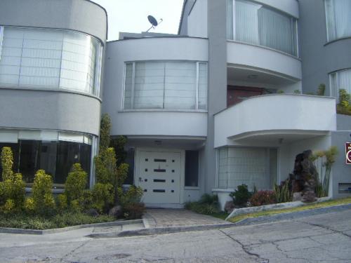 HERMOSA CASA DE 4 DORMITORIOS EN SAN JUAN DE CUMBAYA