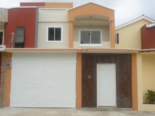 VENTA CASA NUEVA SANTO DOMINGO DE LOS TSACHILAS