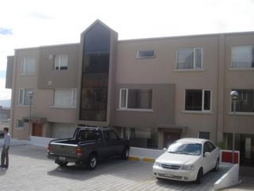 CASA SAN JUAN DE CUMBAYA