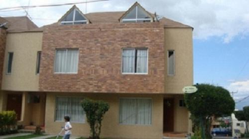 Vendo Casa Sector Intercambiador de carceles Conjunto Genova I