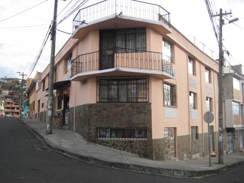 EXCELENTE OPORTUNIDAD AL SUR DE QUITO CASA RENTERA, CHIMBACALLE, SECTOR  5 ESQUINAS