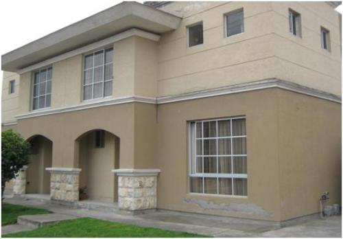 Vendo casa en Pomasqui (Conjunto cerrado Laguna Azul)