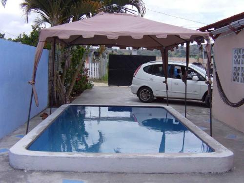 Casa con piscina en Tonsupa -Atacames