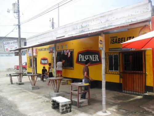 Local comercial y casa en Tonsupa-Atacames 