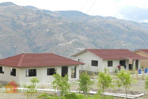 Se venden casa en Paute con piscina