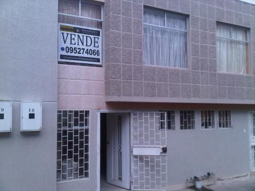 Casa en la mitad del mundo 