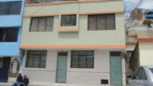 VENDO BONITA CASA EN OTAVALO - IMBABURA