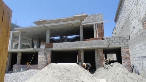 VENDO CASA EN UNA CIUDADELA DE OTAVALO