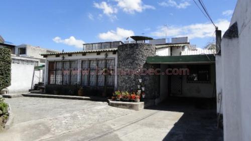 VENDO CASA CON TERRENO EN LA DAMMER