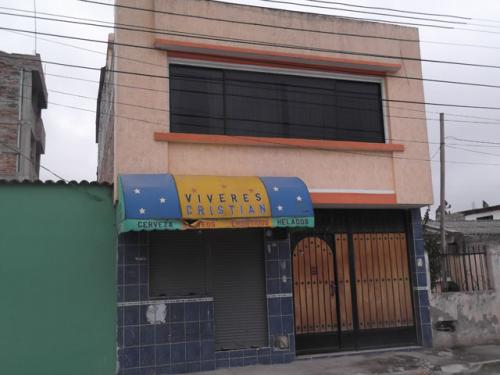 VENDO CASA EN PRESTIGIOSA CIUDADELA DE OTAVALO, SECTOR COMERCIAL
