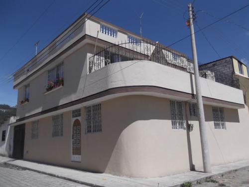VENDO BONITA CASA EN OTAVALO