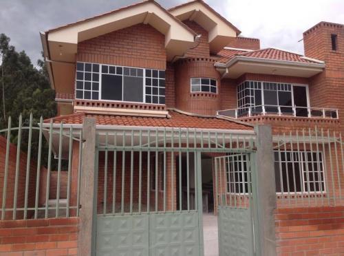 De Oportunidad Hermosa Casa en cuenca, via Sanjuaquin