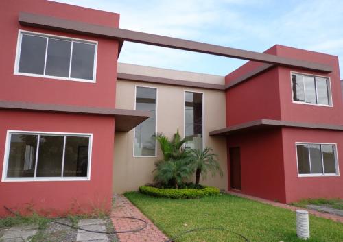 VENDO CASA EN BRISAS DEL NORTE FRENTE A MILAN