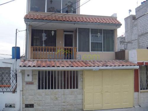 BONITA CASA DE TRES PISOS VENDO