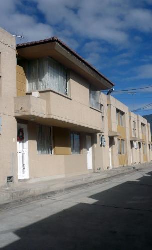 CASA CIUDAD DEL SOL, 100M2 CON AMPLIACIÓN $52.000 INF: 2353-232, 0997-592747