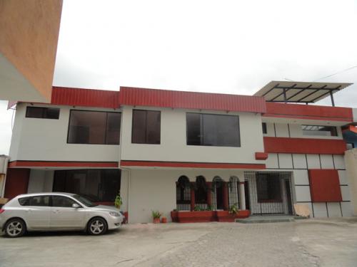 VENDO BONITA CASA EN CONJUNTO RESIDENCIAL DE OTAVALO