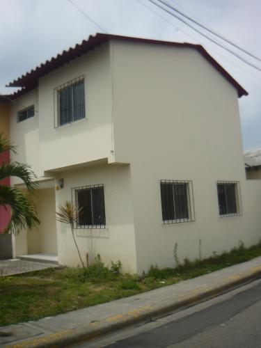 VENDO CASA ESQUINERA EN VILLA ESPAÑA BARCELONA