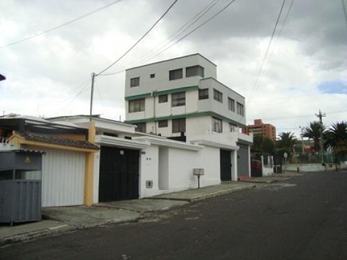 VENDO CASA EN LA CALIFORNIA - QUITO