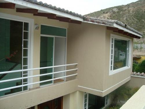 VENDO HERMOS CASA EN POMASQUI URB. LDU. QUITO  