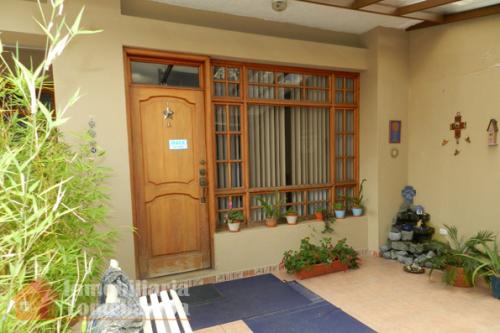 SE VENDE CASA RENTERA EN CUENCA DETRÁS DE LA REMIGIO CRESPO