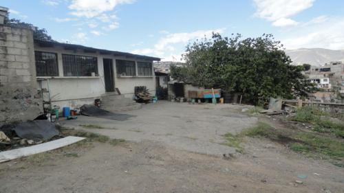 VENDO CASA CON TERRENO EN IBARRA