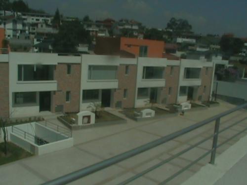 Se Vende Casa Por Estrena Cumbayá / Excelente Precio