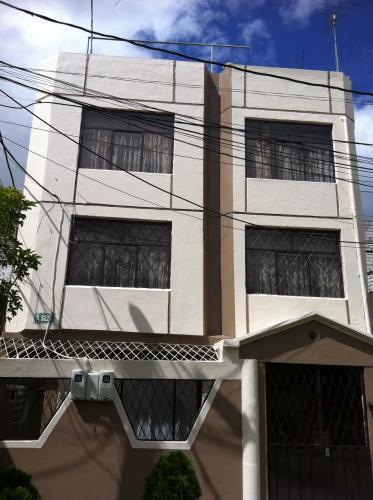 Casa en Solanda, la unica del sector con acabados de LUJO	