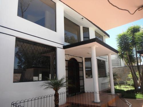 LINDA CASA INDEPENDIENTE EN SANGOLQUI, SE VENDE ! 