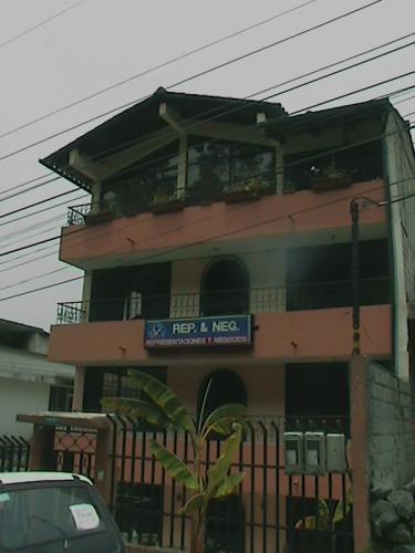 En PERFECTO ESTADO, vendo casa rentera en Las Orqídeas