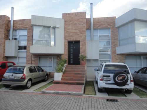 COMODA CASA EN CONJUNTO JARDINES SAN LUIS DE U&S, SECTOR PLAYA CHICA 2
