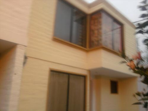 DE OPORTUNIDAD VENDO LINDA CASA POR ESTRENAR EN CONJUNTO VISTA HERMOSA EN CARANQUI   