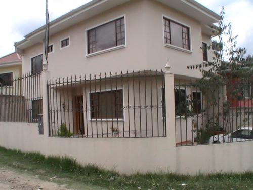 HERMOSA CASA AMPLIA SECTOR NARANCAY 