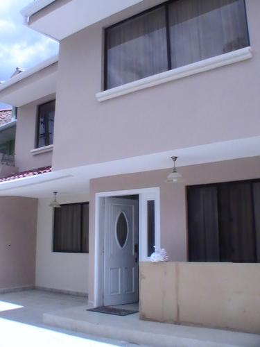 DE OPORTUNIDAD CASA DE 3 PISOS, SECTOR CONTROL SUR 