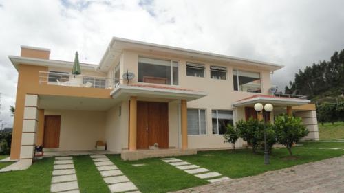 VENDO HERMOSA CASA EN CONJUNTO RESIDENCIAL PRIVADO
