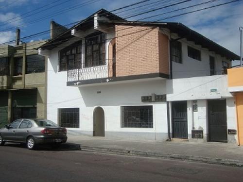 VENDO CASA EN CHIMBACALLE  CON TRES APARTAMENTOS