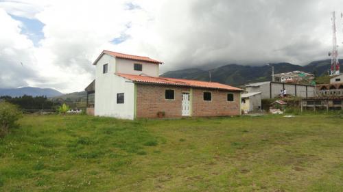 VENDO UNA CASA DE CAMPO EN OTAVALO