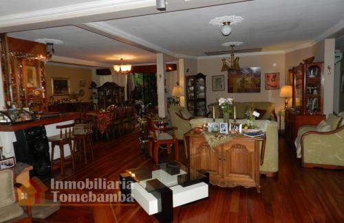 CASA DE VENTA EN CUENCA SECTOR PUERTAS DEL SOL