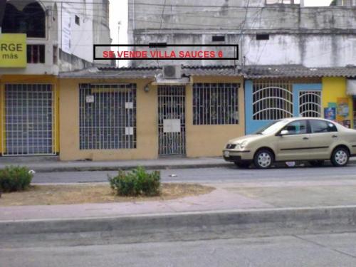 Vendo Villa Sauces 6 ubicada en Av. Enrique de Grau-Full comercial