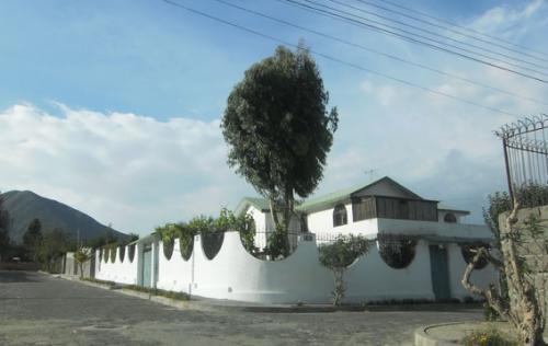 CARTÓDROMO MITAD DEL MUNDO, CERCA NUEVA SEDE UNASUR, ZONA DE FUTURO, TODOS LOS SERVICIOS $160.000 VENTAS: 2353-232, 0997-592747